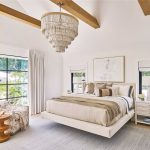 Sainte-Ann Upholstered Bed Queen