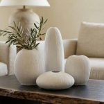 Vasti Vase, Low